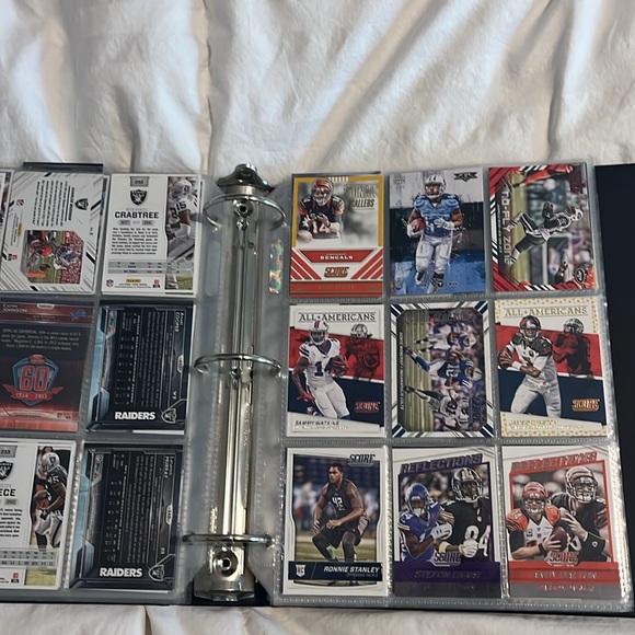 Binder full of football cards $210 or best offer - Picture 11 of 16